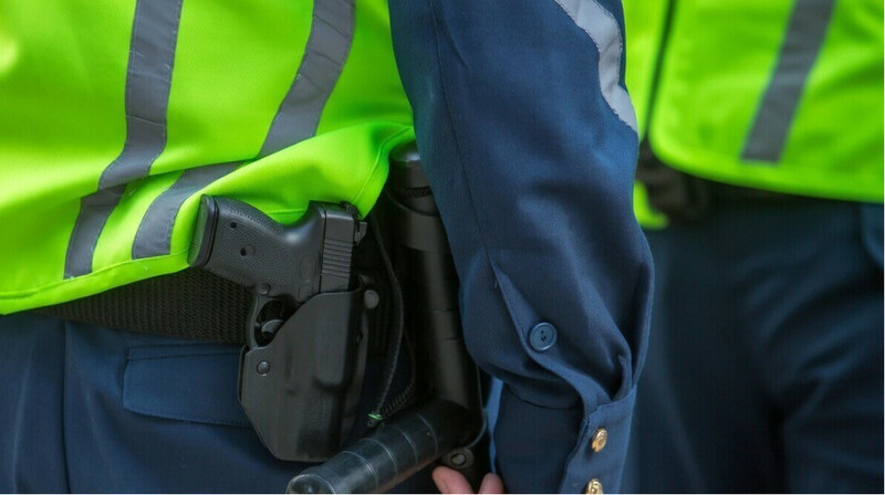 В Усть-Каменогорске задержали двоих мужчин за нападение на патрульного полицейского