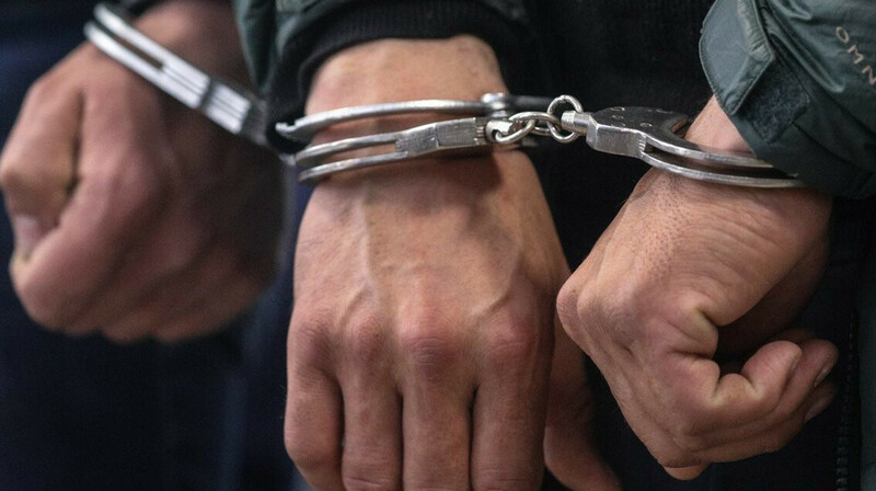 В Хромтау полицейского задержали по подозрению в покушении на убийство после стрельбы