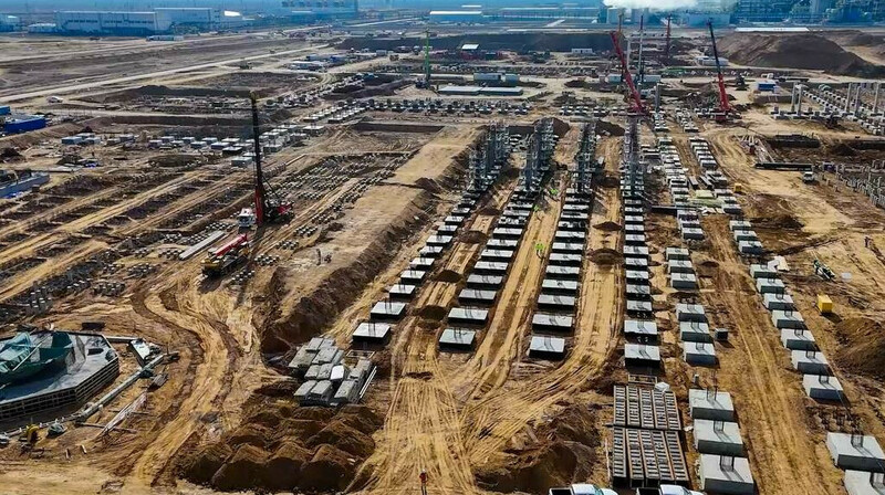 Строительство завода по выпуску полиэтилена выполнено на 25%: стартовали работы на двух установках