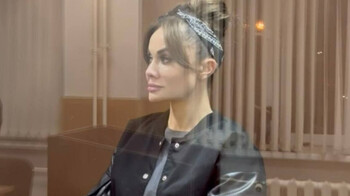 Суд в Москве отправил в СИЗО главреда "Сапы" Алину Джикаеву по делу о взятках