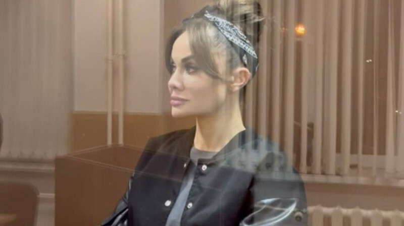 Суд в Москве отправил в СИЗО главреда "Сапы" Алину Джикаеву по делу о взятках