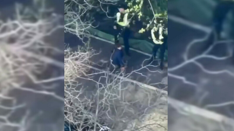 В Киеве отстранили полицейских после видео с их бегством во время стрельбы