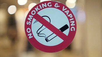 Парламент Британии одобрил запрет продажи сигарет и вейпов родившимся после 1 января 2009 года