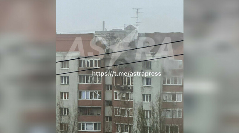 В Самаре взрыв БПЛА повредил крышу многоэтажки и несколько квартир