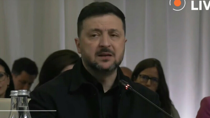 Зеленский допустил появление украинских дронов во время парада 9 мая на Красной площади