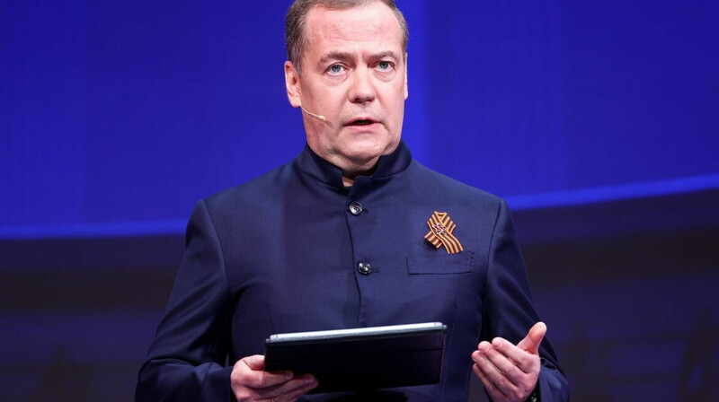 Медведев после ударов по Москве: "Никаких правил в отношении Киева больше нет"