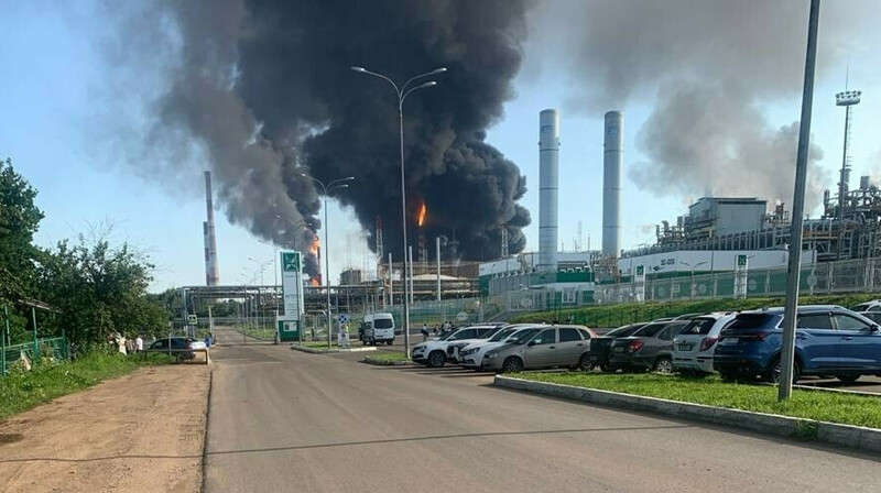 Дроны атаковали Саратовский НПЗ и «Нижнекамскнефтехим» в Татарстане