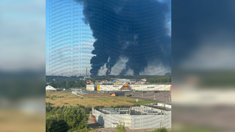 В Ярославле после атаки беспилотников загорелся один из крупнейших НПЗ России
