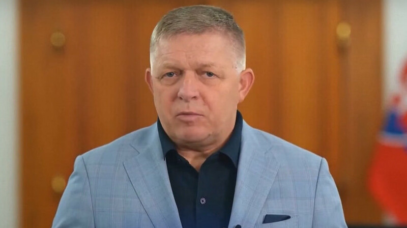 Роберт Фицо потребовал экстренного саммита ЕС из-за роста цен на топливо